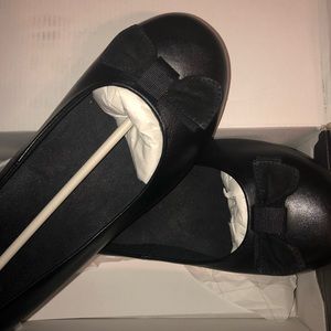NWT Leather Vionic (Orthaheel) LYDIA Black Flats